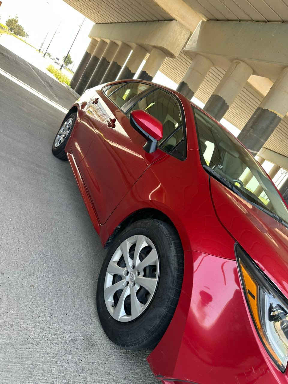 كرولا موديل ٢٠٢١ احد قطع بي جاملغ سكن  بدون دواخل سعر ١٤٠ بي مجال رقەم:***********/ ***********
