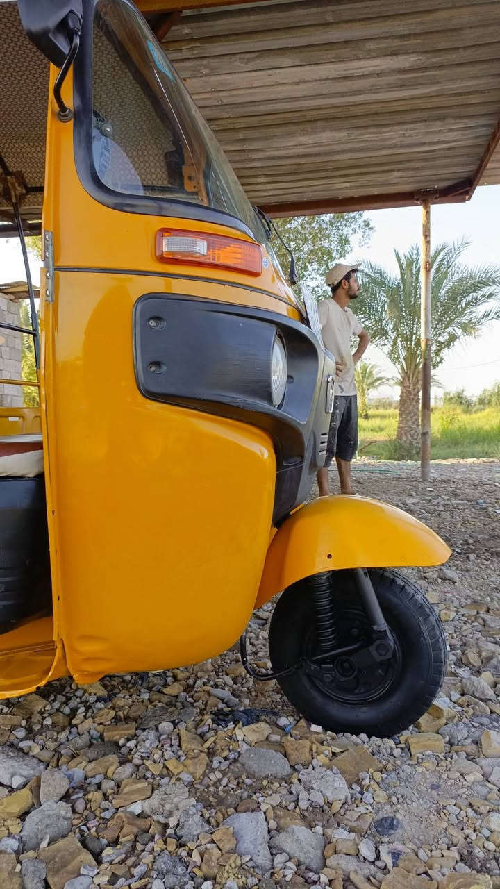صبغ وسمكره تكاتك بوليش كص خياسات ....شغل التكتك قبل وبعد التصليح 
مكان رفاعي 
***********
