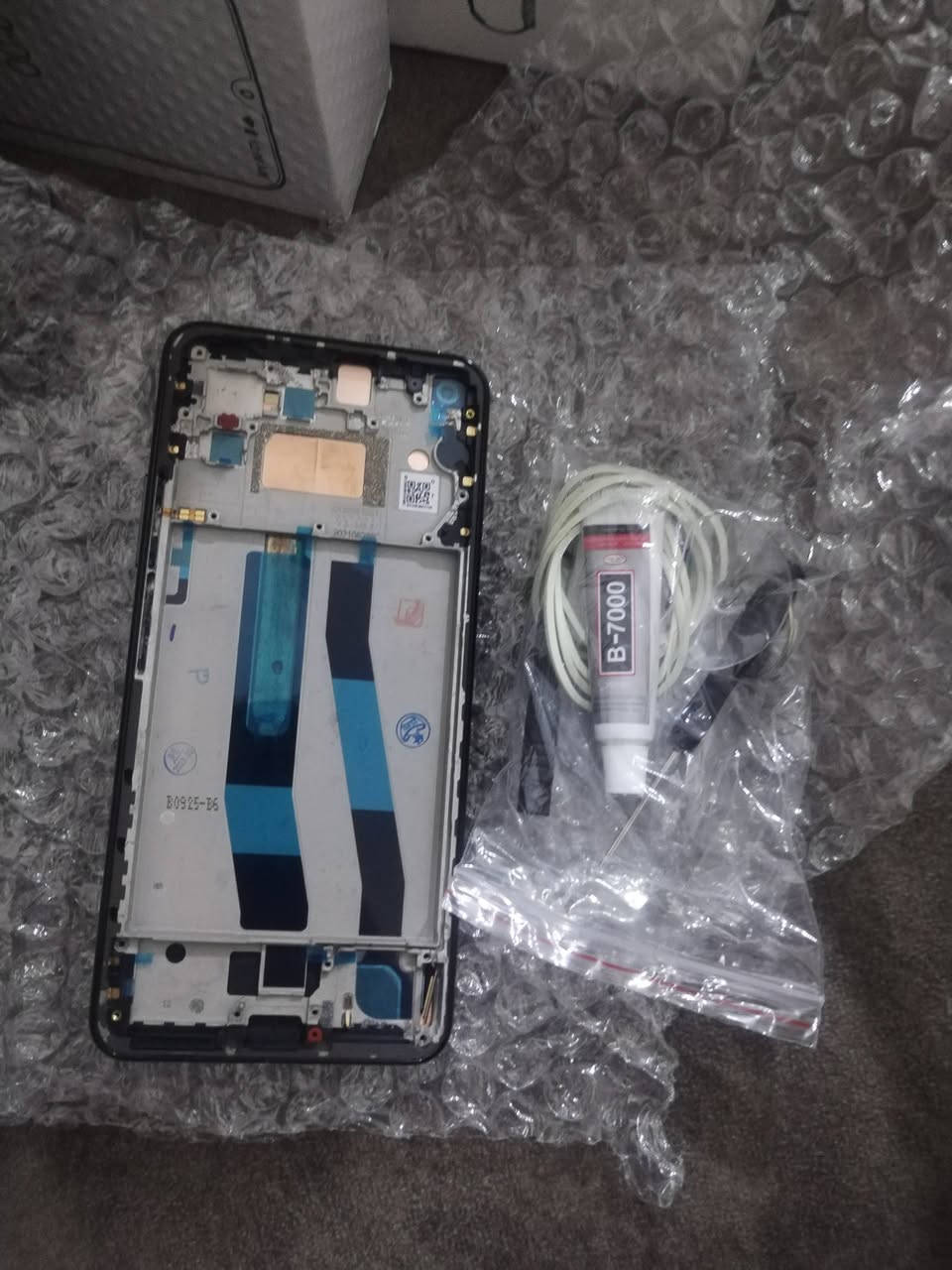 سلام عليكم هاي شاشه مبايل.وكاله بس ماعرف شني مبايل نطني سعر وبلعافيه هيه وغراضه توصيل اكو  ‏‪0781 934 3381‬‏ واتساب
