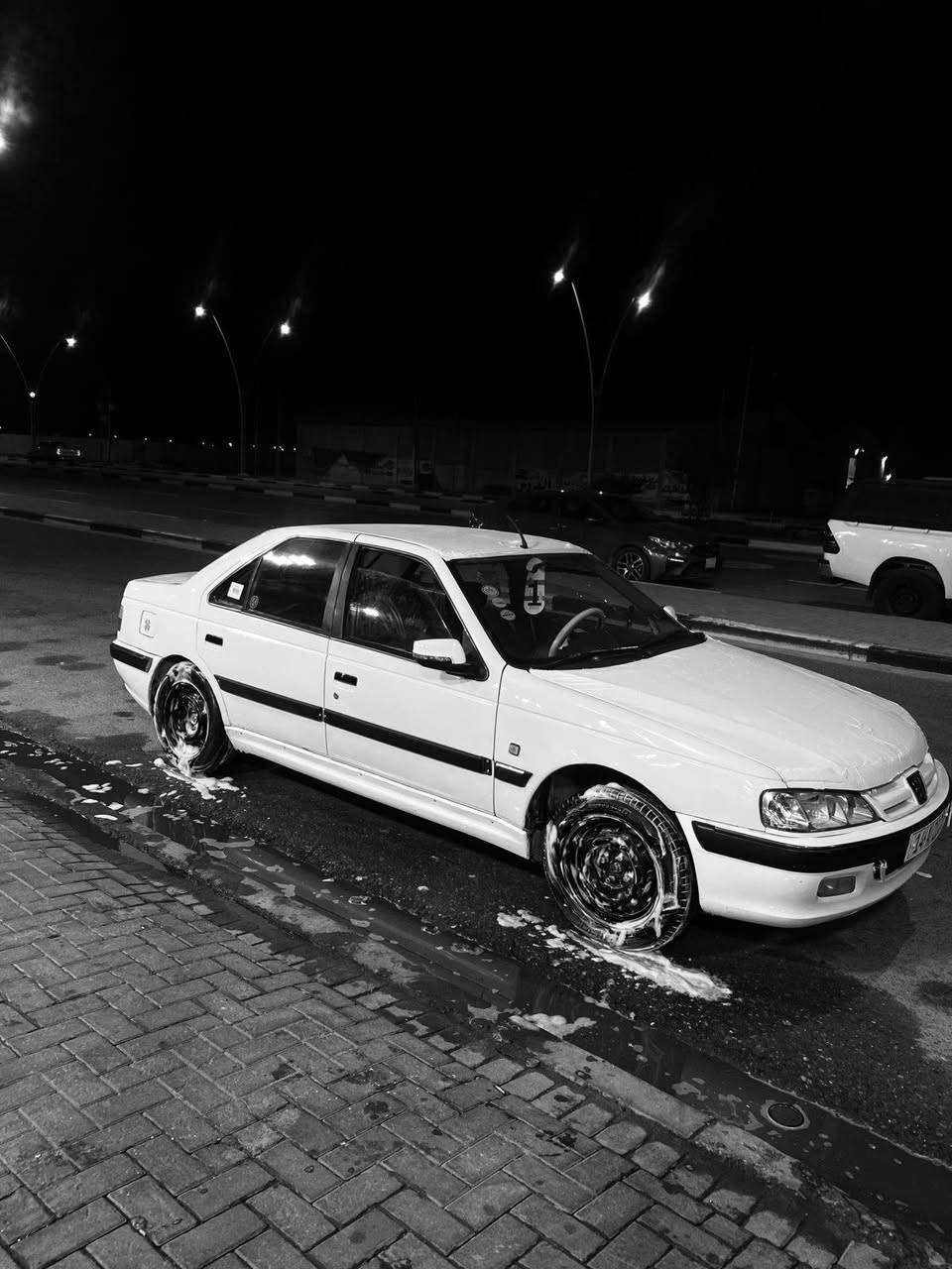 السلام وعليكم بيجو بارص للبيع موديل2011 نظيفة شوفه العين رقم انكليزي سنويتها لـ30 راعيها موجود تحويل ثاني يوم السعر 35 وبيها مجال للأتصال ع الرقم واتس***********
