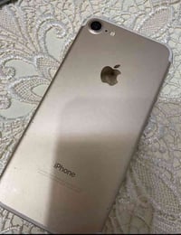 ايفون سفن الصغير الجهاز كله شغال مبدل بطاريه اصليه وكله شغال ذاكره128ب...