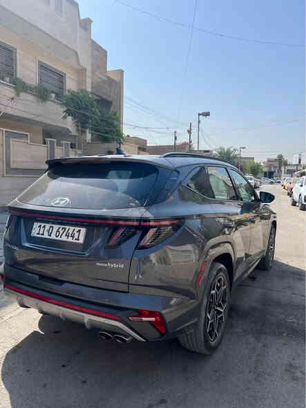 السلام عليكم 

‏Tucson N Lin 2024
 هايبرد محرك 1600T
السياره فول مواصفات تصميم رياضي 🔥
المواصفات /
-كامرات 
-حساسات امامي خلفي 
-رادارات 
 -شاشه لمس كبيره تدعم apple car play 
-فتحة سقف بانورامية 
-صندوق كهربائي 
-كشن كهرباء
-نظام صوت Bose
-شحن لاسلكي 
-تحديد مسار 
-نقاط العمياء 
-هاند بريك كهربائي 
- كير بيانو 
‏Auto hold-
-كشنات تدفئه 
-المقصوره الداخليه مختمه N وتطريز رياضي 
-فور ويل (H-track) 
-ويل قياس 19
-مساعد نزول منحدرات
-تفاصيل سوداء ولمسات رياضية على الدعاميات والعجلات
_
حادثها /
باب السائق  صبغ ، ايرباك برده كشن جانبي فقط 
ماشيه / 14800 ميل  

*********** بغداد
