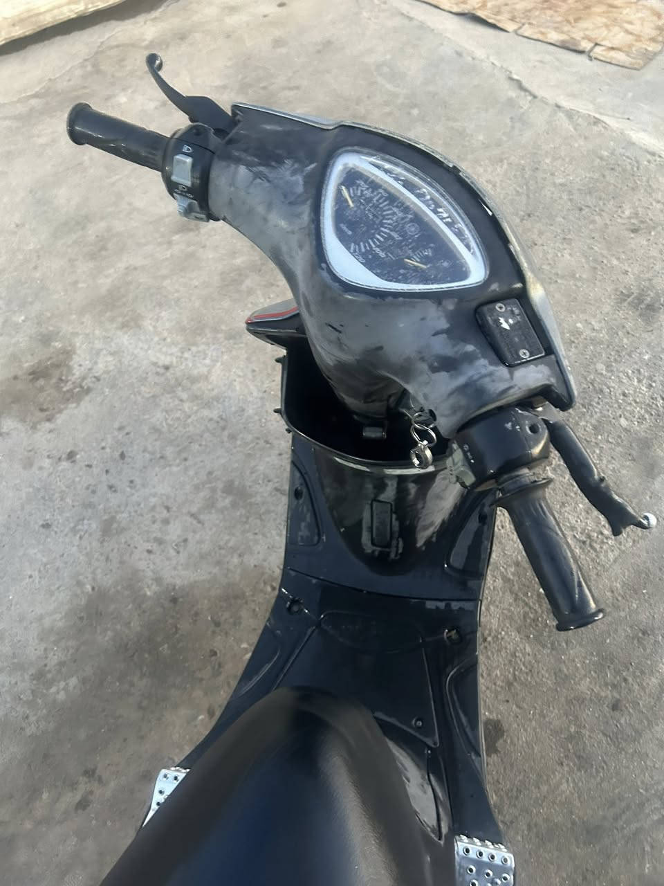 السلام عليكم
دراجة ماكس عدله 
مكفولة من كلشي صارلها 3 أشهر طالعة رمبة الشراي يتصل ***********
