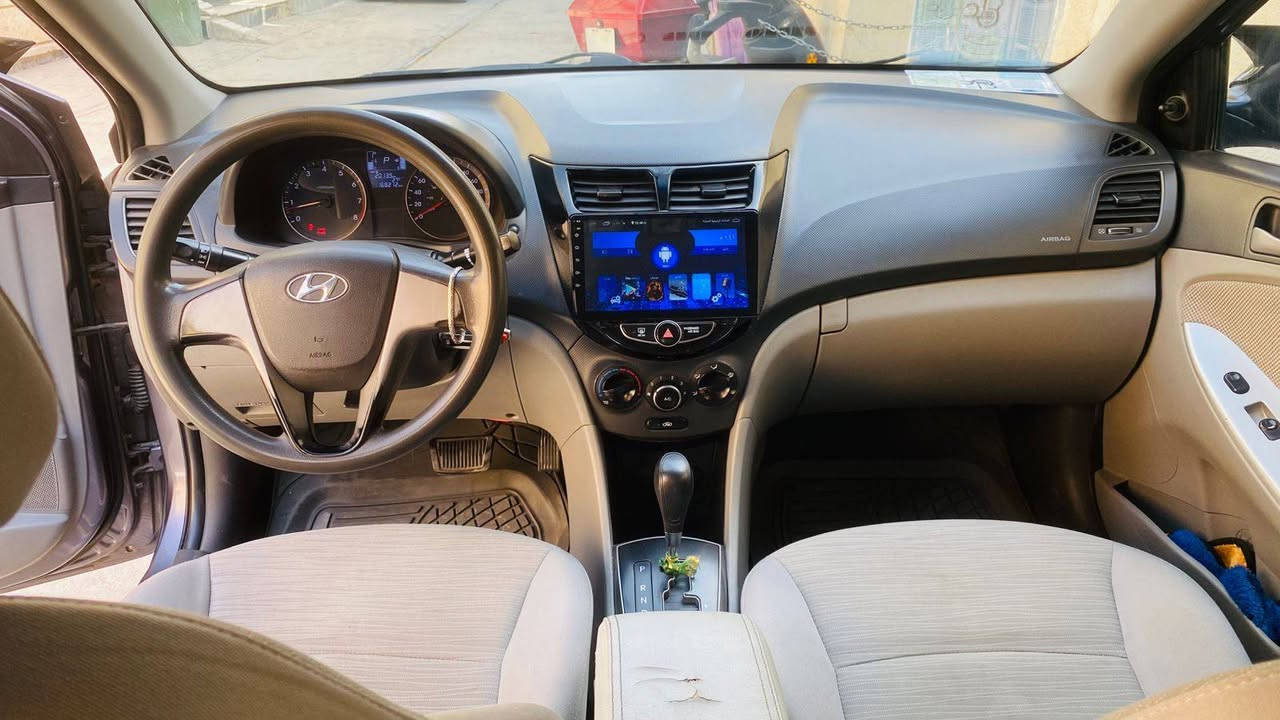 السلام عليكم اكسنت
امريكي موديل 16 
محرك 1600 
حادثها باب وجاملغ خلفي بدون دواخل وباب فقط رش  سنويه وهزة جديده تحويل ثاني يوم رقم كربلاء انكليزي حداديه جديده تخم تايرات جدد ومنظومة تبريد جديده مكانها حي النقيب السعر 100 
للاستفسار ***********
