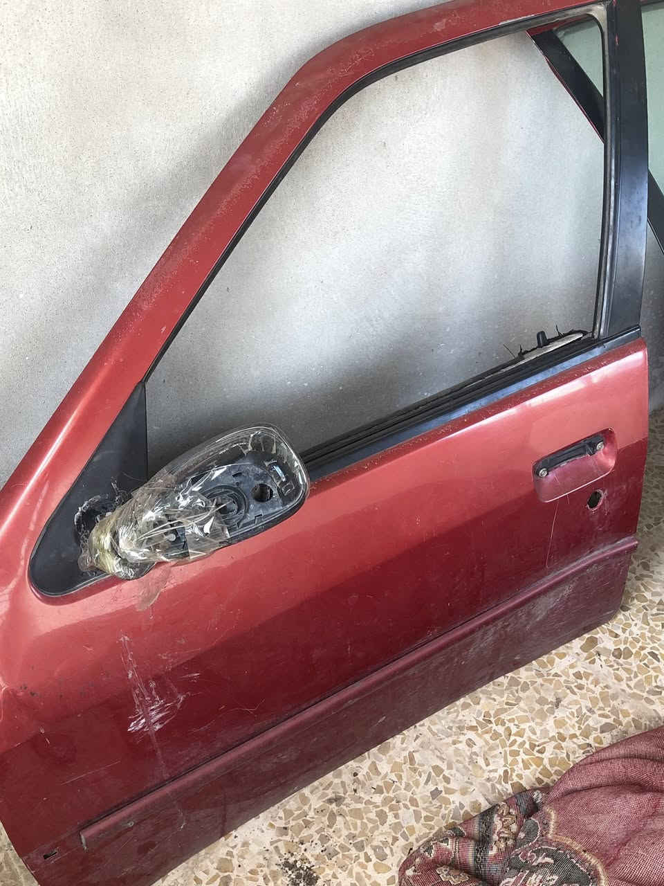 بواب بيجو ٣٠٦ ماروني وياهم البطاين والجامات للبيع مابيهم لاضربة ولاصبغ مكاني موصل للاستفسار على الرقم ***********
