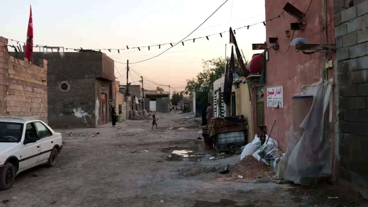 شتمل هيكل للبيع المساحه ٦٠ متر في منطقه شركه رمضان مقابيل بانزين خانه قطاع ٦٨ بناء جديد بدون حايط مشترك خدمات كامله قريب شارع العام للاستفسار ***********
