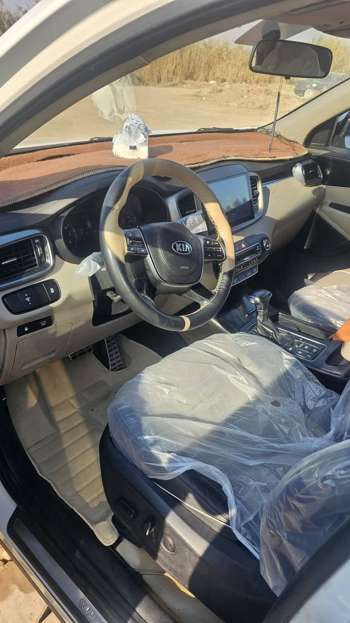 سورنتو خليجي 18 كفاله عامه
رقم بغداد
مواصفاته... فور ويل +تدفئه وتبريد بالكشنات +بنروما +4انظمه قياده +كافه المواصفات المعروفه عن السورنتو
ماشيه 149 كم حقيقي.... السعر المطلوب 255قفل 
باقي التفاصيل ***********
