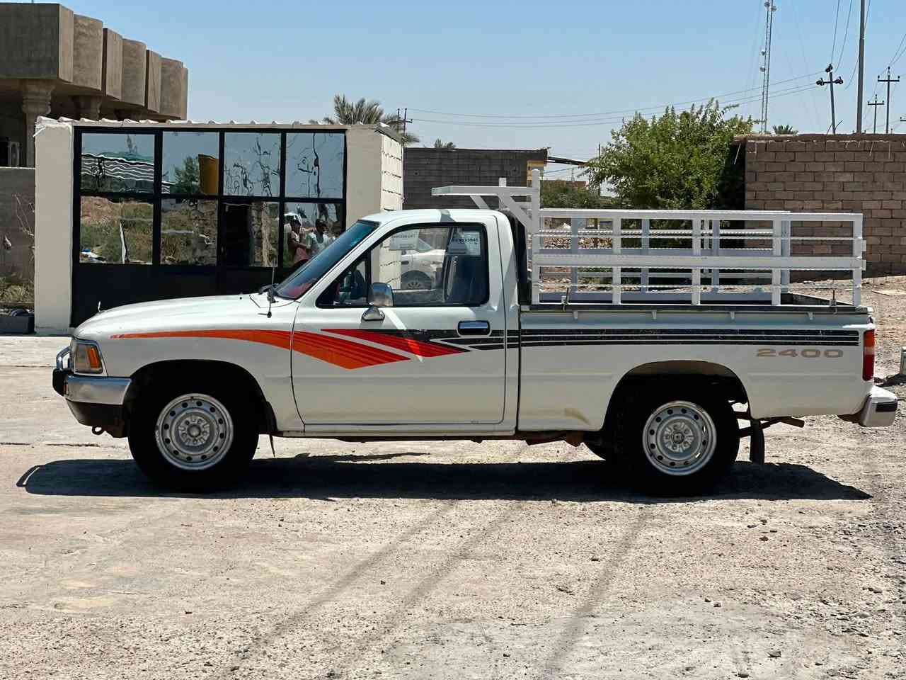 السلام عليكم
بيكم للبيع نضيفه وحلوه   وتأيرات جدد 

موديل  97
للاستفسار ***********
