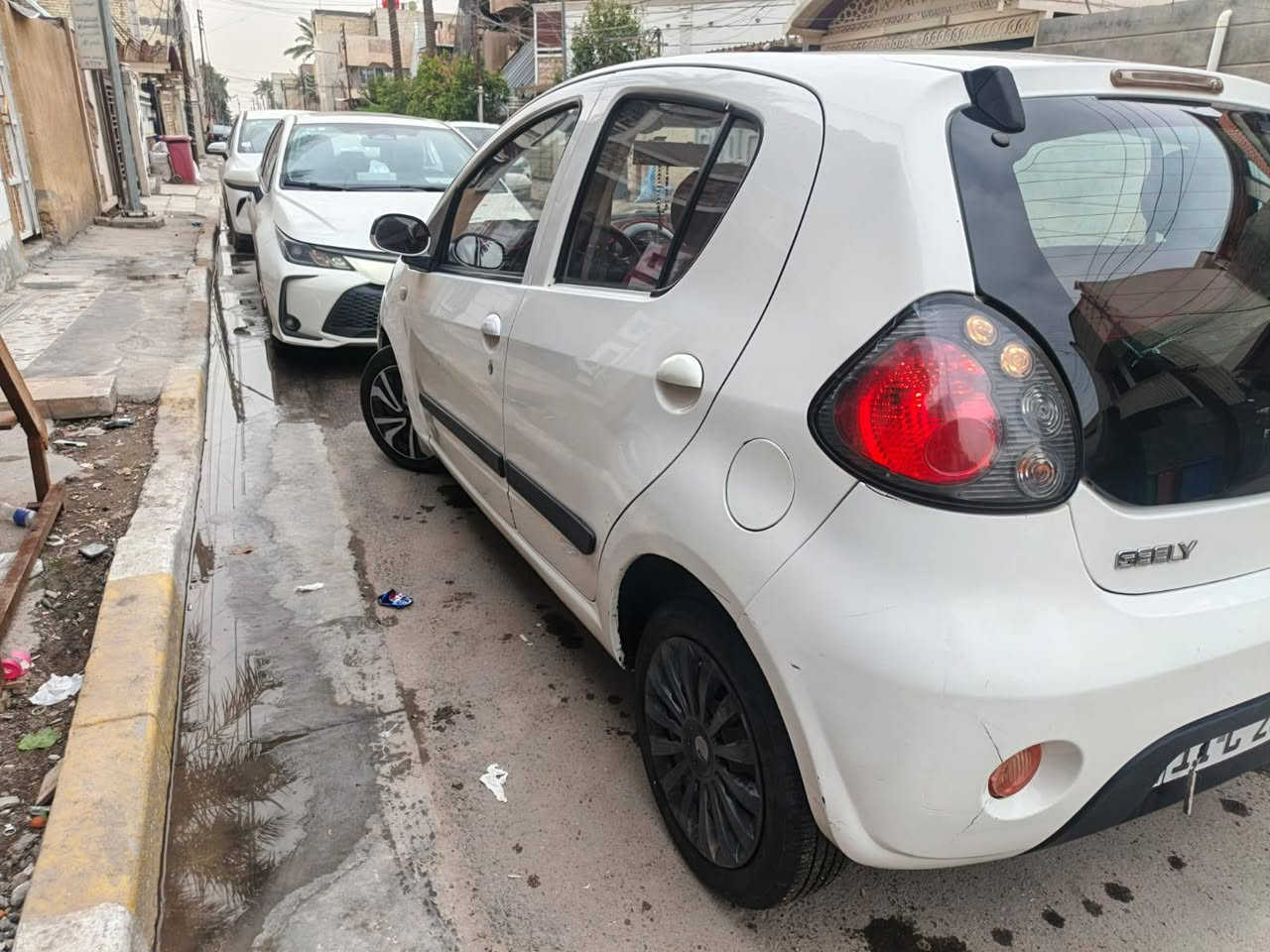 ## 🚗 **للبيع: جيلي باندا 2013** 🚗
* **الموديل:** 2013

 * السيارة مكفولة كفالة عامة (كير، محرك، شاصي) ما عدا **الجاملغ الأيمن** مبدل نفس لون 

صدر سياره بحاله زينه نقصها مشط ستيرن 

 * **التبريد:** شغال 

 * **الداخل السياره بحاله ممتازه 

 *هزة جديدة / رقم بغداد  / تحويل ثاني يوم).

### 📞 **للاستفسار

 * **رقم الهاتف:************

 * **المكان:** [ بغداد -الغزاليه ]

 * **السعر:**[48] (قابل للتفاوض البسيط)
مكلف بالنشر فقط اتصال واتس اب
