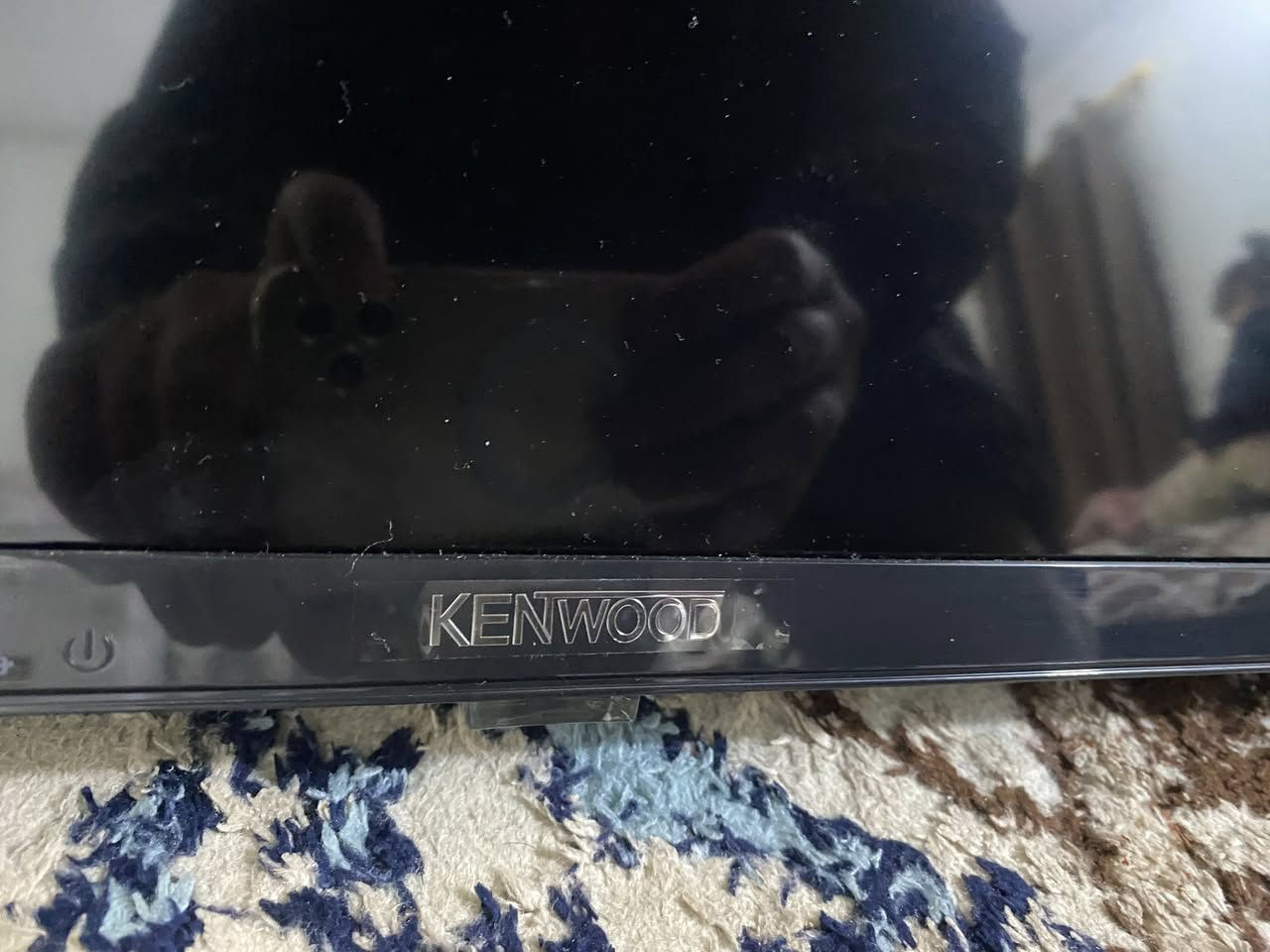 سلام عليكم جميعا شاشة بلازما للبيع الحجم ٣٢ استعمال شي قليل جدا نضيفه كما موضح كدامكم بصور السعر ٧٥ الف مكاني بغداد الحريه الثانية رقم الهاتف ***********
