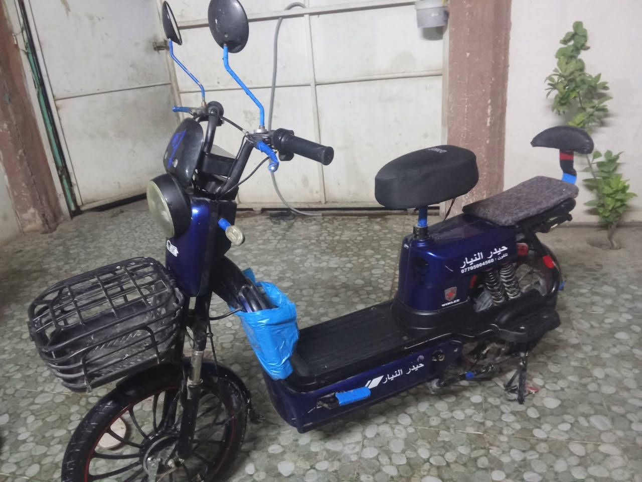 ماطور شحن للبيع موديل 2024 اربعه نمار خمس بطاريات عادي شرط البطاريات سرعه 99 السعر 350 بي مجال العنوان كركوك مقابيل اق صو مول رقم ***********
