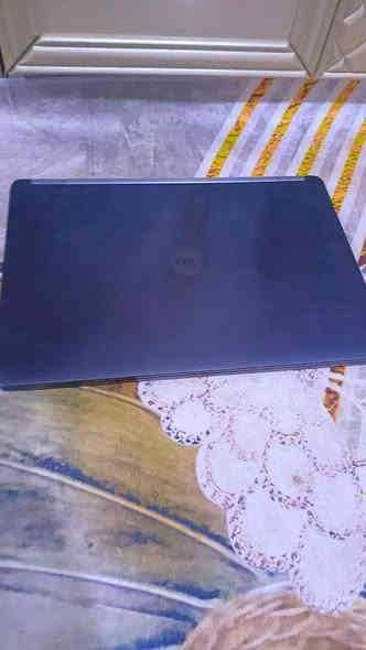 مستعمل استعمال قليل 

استريته دوام وهسه اريد ابيع 

لابتوب كلشي مابي سعر 350وبي مجال لشراي

العنوان البصره الهارثه حي المصطفى عمود 252مفرق سيد طاهر 

الرقم موبايل ***********
