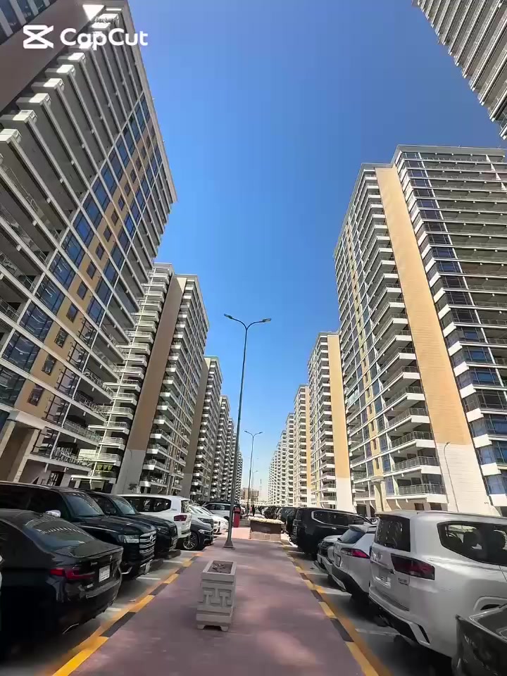 🛑 شقة فخمة للإيجار في مجمع البوابة – مساحة كبيرة وإطلالة جميلة
📐 المساحة: 228 م²  
🛏 3 غرف نوم  
🛋 استقبال كبير  
🍽 مطبخ حديث مجهز  
🌇 إطلالة خارجية على العماير الجديدة  

✔️ مجمع آمن وهادئ  
✔️ موقع مميز وقريب من كل الخدمات  

📞 للاستفسار والمعاينة راسلنا خاص أو اتصل: ***********
