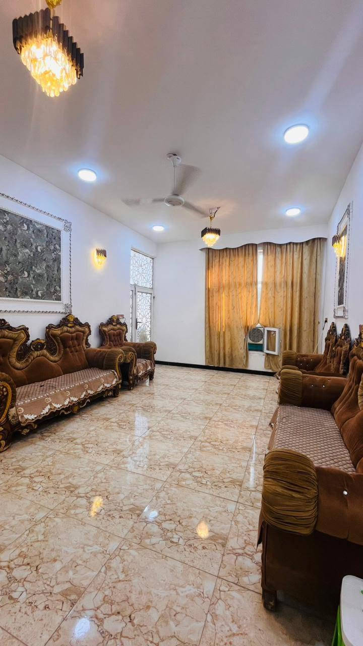 دار للبيع المساحه ٢٥٠سند ٢٥البيت يحتوي على غرف عدد٢وصاله واستقبال ومطبخ البيت طابق واحد وبيتونه ٨في٤الخدمات ماء مجاري كهرباء العنوان الصويرة حي الجهاد خلف معمل الطائي السعر ٧٢ للاستفسار على الرقم/*********** ***********واتساب مفتوح
