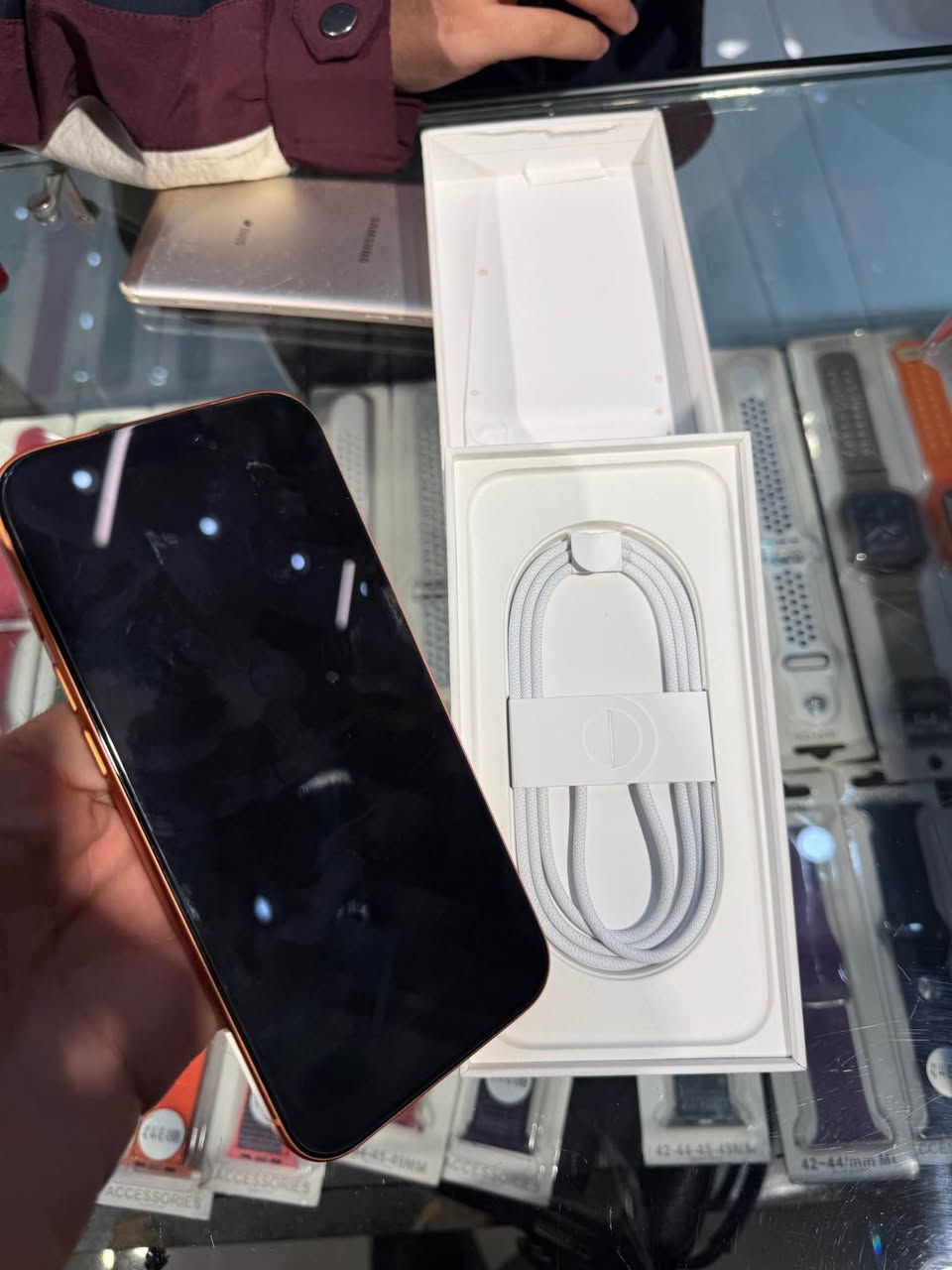 سعر جهاز ٩٥٠الف ايفون ١٧ برماكس جديد بس فتح كارتون ما مشحون صفر 
الجهاز نظيف بحالة الوكالة 
رقمي واتس ***********
اتصال *********** النجف, العراق
