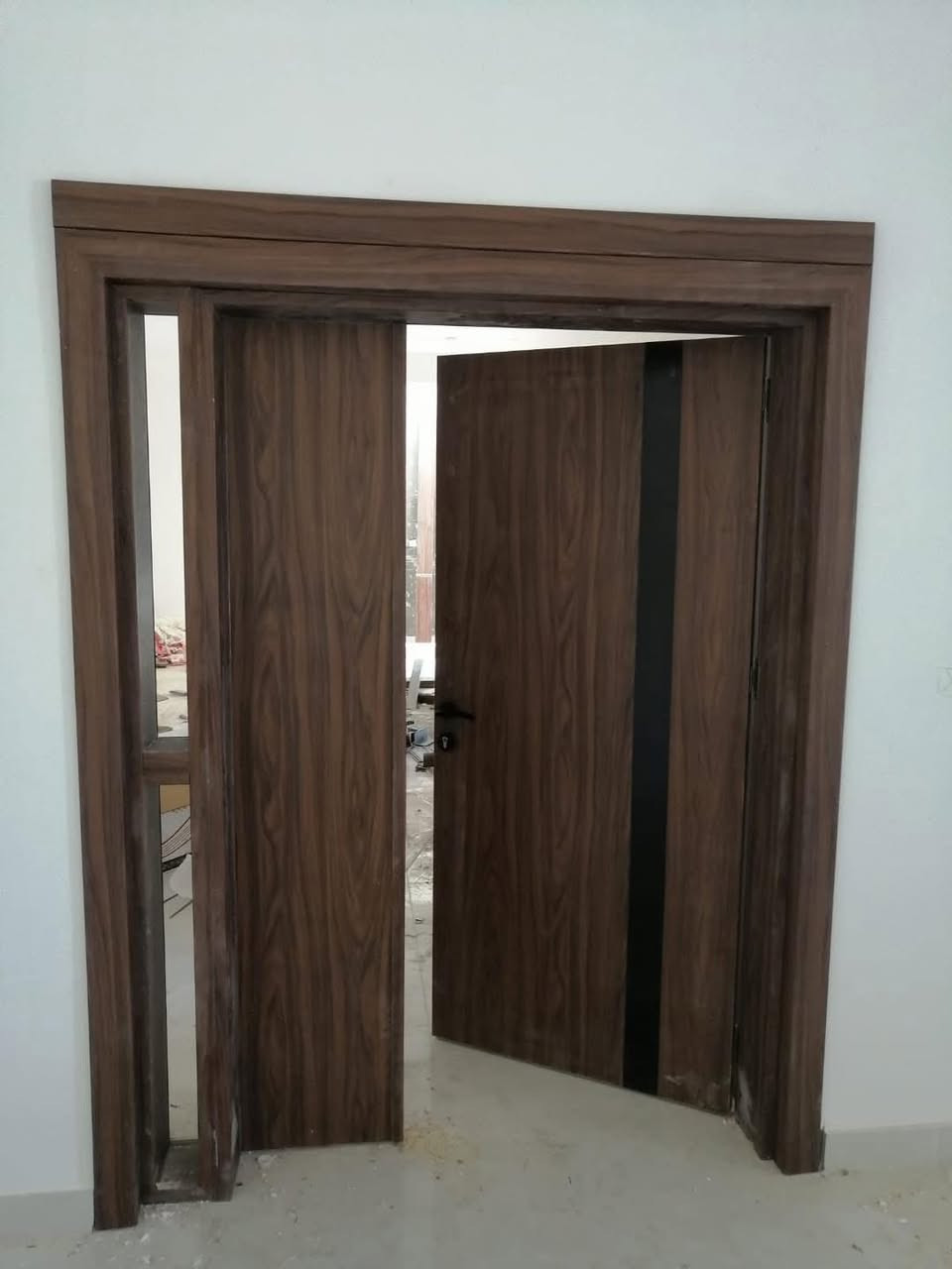 بين بساطة التصميم وقوة التنفيذ.. اختاروا الأبواب اللي تجمع بين عصرية الموديل ومتانة الخشب الأصلي

"نقدملكم أحدث موديلات الأبواب (التركية المودرن) اللي تتميز بـ:
• عزل صوتي وحراري: نظام كبس متطور يضمنلك الهدوء التام داخل غرفتك ويحمي بيتك من حرارة الصيف.
• تصميم هندسي: نقشات دقيقة وبأحدث الماكينات، تضمن تناسق المربعات والخطوط بنسبة 100%.
• نظام كتم الأتربة: چارچوب مزود بربلات أصلية تمنع دخول الغبار والضوضاء، وتخلي سدة الباب ناعمة وراقية.
• متانة تدوم: خشب MDF عالي الكثافة مغلف بقشرة طبيعية، مقاوم للرطوبة ويحافظ على جماليته لسنين طويلة.
ننفذ لكم كافة القياسات والتصاميم حسب طلبكم.. لأننا نعتني بأدق التفاصيل.
للحجز والاستفسار (واتساب): 📱
• ***********
• ***********
