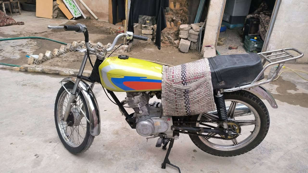 دراجه اربعه كلك وياهه ويل الوره اخو اجديد بس اتصفي وتشده سعر 200 الف المكان كربلاء حي العامل رقم ( *********** )
