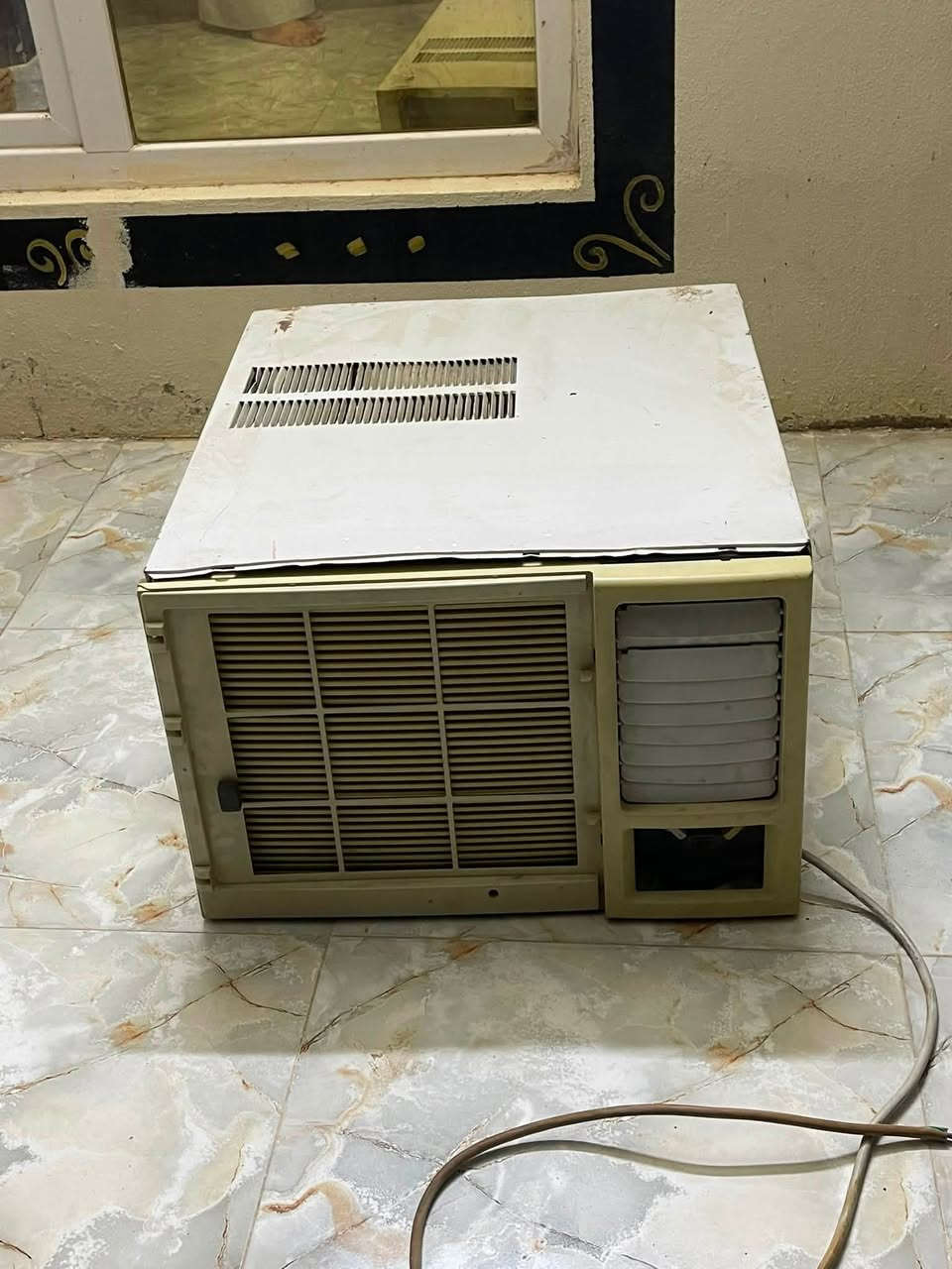سلام عليكم كنديشن نضيف حيل تبريد ثلج وتدفئة حاره شرط ع كل عيب سعره ٢٧٥ للاستفسار ***********
