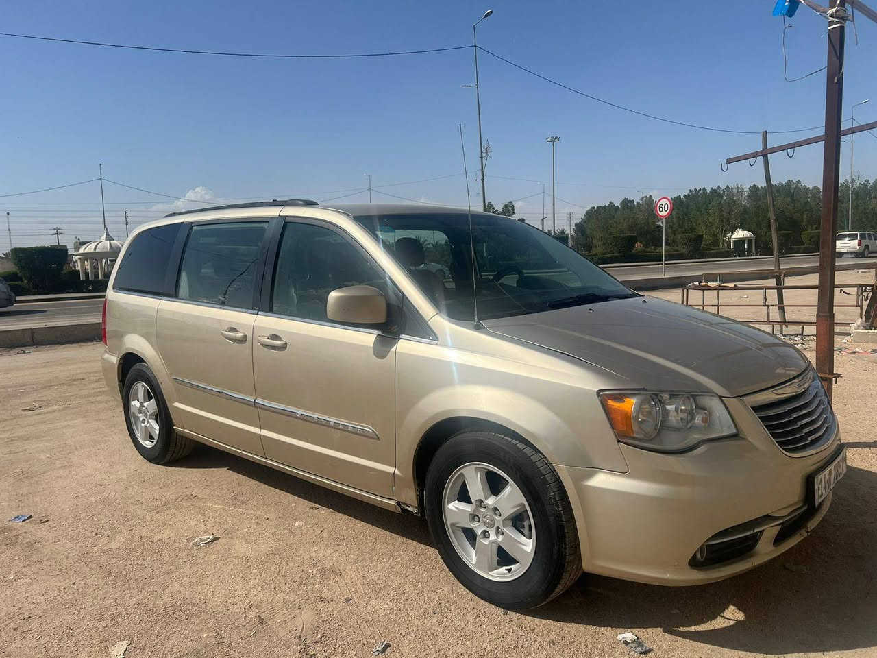 السلام عليكم 
( بيع او مراوس حسب الرغبة)

دوج كرايسلر كرفان 2013 السياره فول كهرباء 
السياره رقم بصره انكليزي بااسمي سنويه 2030
حادث امريكا  (( جاملغ امامي  وبنيد )) البنيد نفسيته و الجاملغ مبدل  (( مكفوله لغد وشاصي ))
اما بالعراق تبديل باب الجنطه الخلفي  و الباب القديم موجود 
وصبغ عام السياره بسبب الجراد
و الباقي شوف العين مبين 
يراد الها ترتيبات بسيطه  
***********
*********** 
بيهن واتساب
السعر 113 وبيها مجال
المكان (بصرة)
