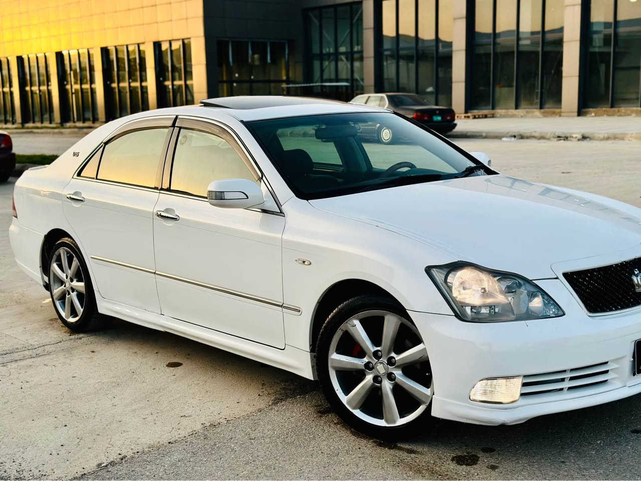 شاهانە موس موس 
٢٠٠٥ی قەپات مواسەفات 
١٨٠ بچوک بە بچوک دوو پارچەی بۆیاخی ئەوروپایە
سڵاید جلد هیتەر ئاوێنە ئیشارەت 
ویل دینگە بەگ لایت لێزەر 
دەبڵی سپۆرت بەرزوو نزم ئەکات 
بێ دەعم و لێدراو بێ قرچ
گێرو مەکینە شانسی کۆسەرە و کەڤەر گۆراو بە شەرت 
قفڵی٦٢ گەڵا 
*********** 
*********** Singapore
