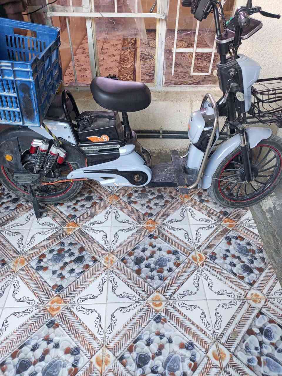 دراجه شحن استخدام قليل للبيع للتواصل ***********
