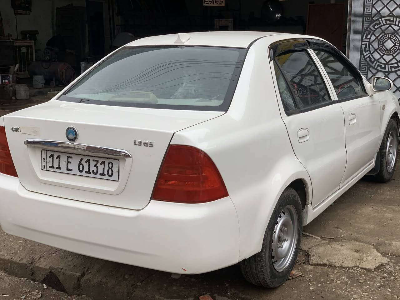 43
سيكي 2013 
محرك كير شرط 
كهربائياتها كلها شغالة 
سنوية الى 2030 باسمي رقم بغداد انكليزي
 مامسجل كوبون 
طخم تايرات باتري كلها تمام تدفئة شغالة تبريد مايشتغل مابيها اي نقص سيارة جاهزة 
بيها تبديل بوند ومصبوغ بدون ضرر فلت القفل و قلب والسيارة تمشي ودواير 
مكانها موصل 
***********
