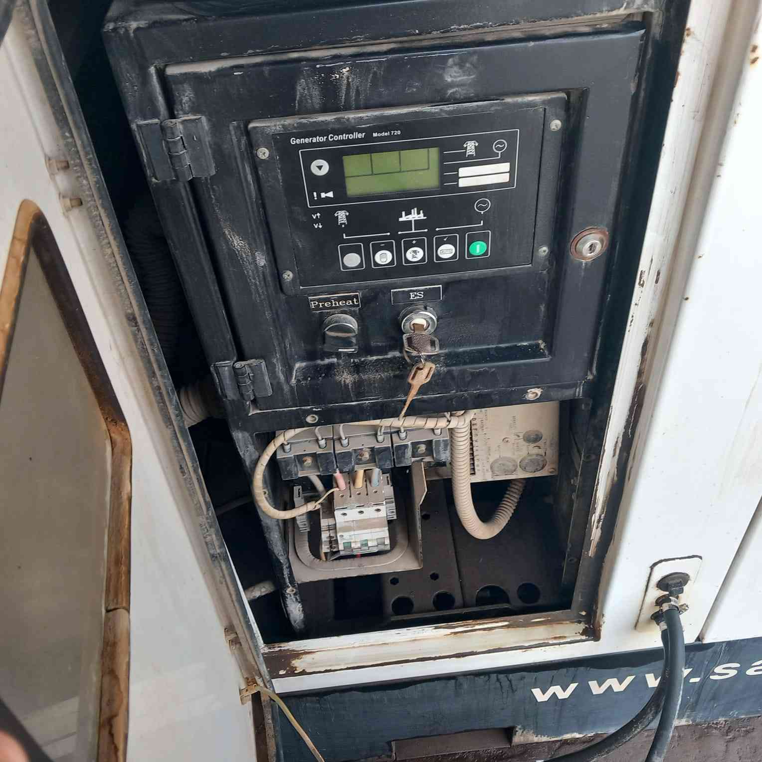 مولد لستر الياباني كاتم شتريته قبل سنه ٢٠ كيفي يعني ٨٠ أمبير
مولد ممتعوب وكلش نضيف السعر ٣٥ ورقه وبي مجال 
العنوان ديالى الخالص ناحيه هبهب منطقه الساده النعيم 
للاستفسار الاتصال بالرقم ***********
