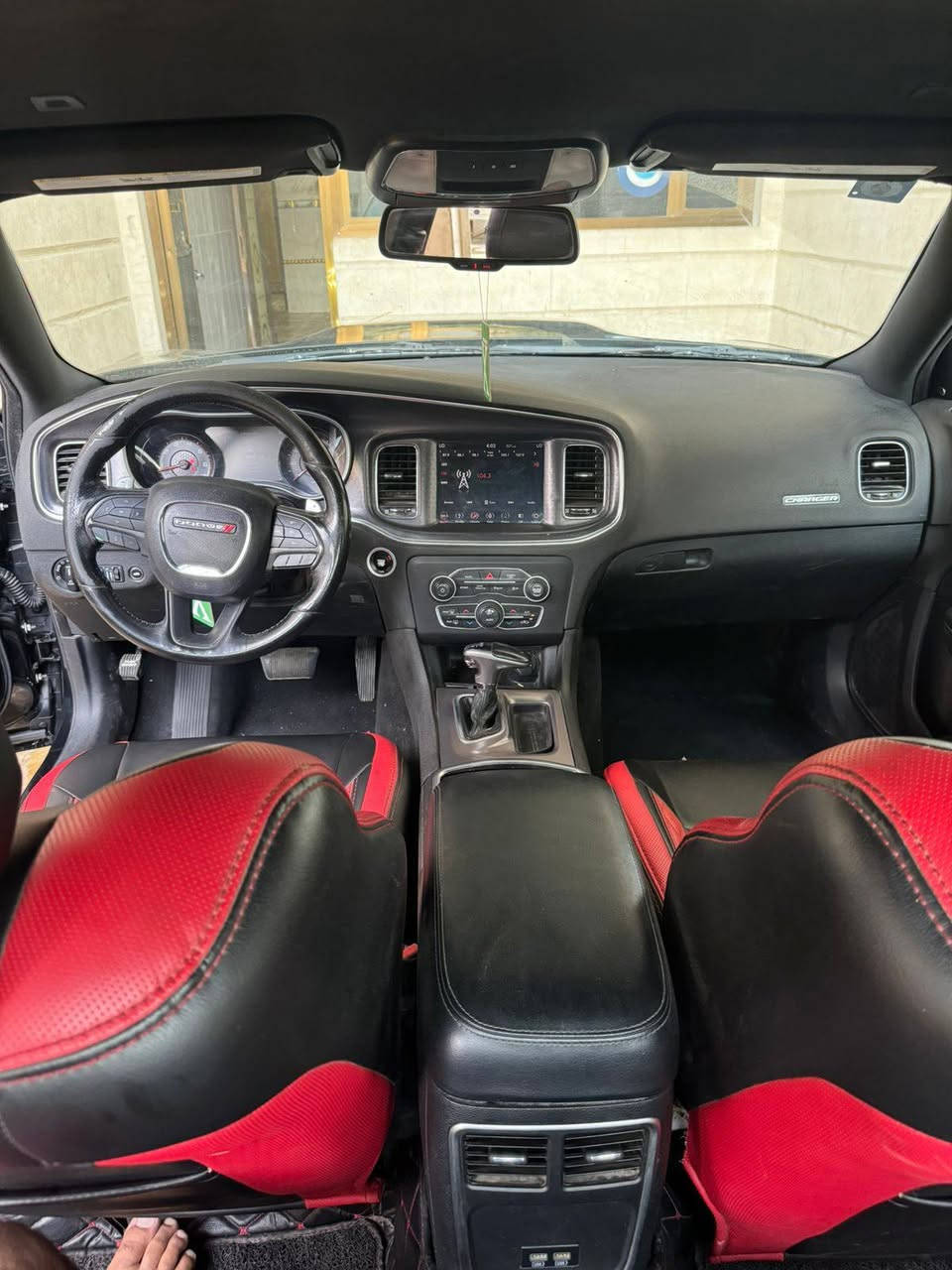 السلام عليكم جارجر ٢٠١٩ اصل سيارة محرك ٣٦٠٠ تويل حادث فخذه تبديل سياره بسمي وبيه صبق كم قطعه السعر ١٥٥ وبيه مجال قليل ***********
