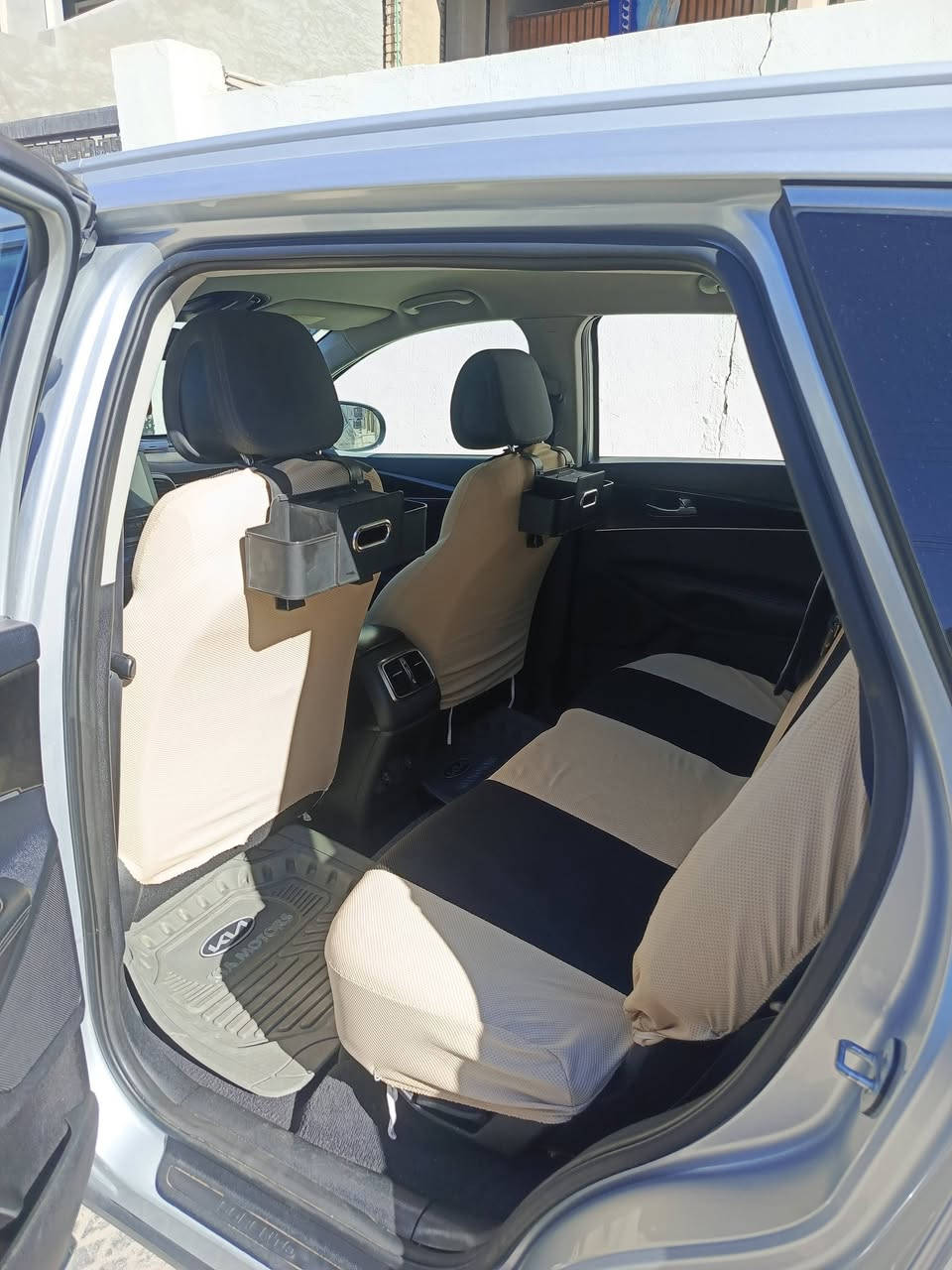 السلام عليكم سورنتو للبيع 2016 محرك جي تي اي اربعه سلندر 7 راكب رقم انجليزي بغداد مميز مكاني الفلوجه السعر 145 $ رقم الهاتف ***********
