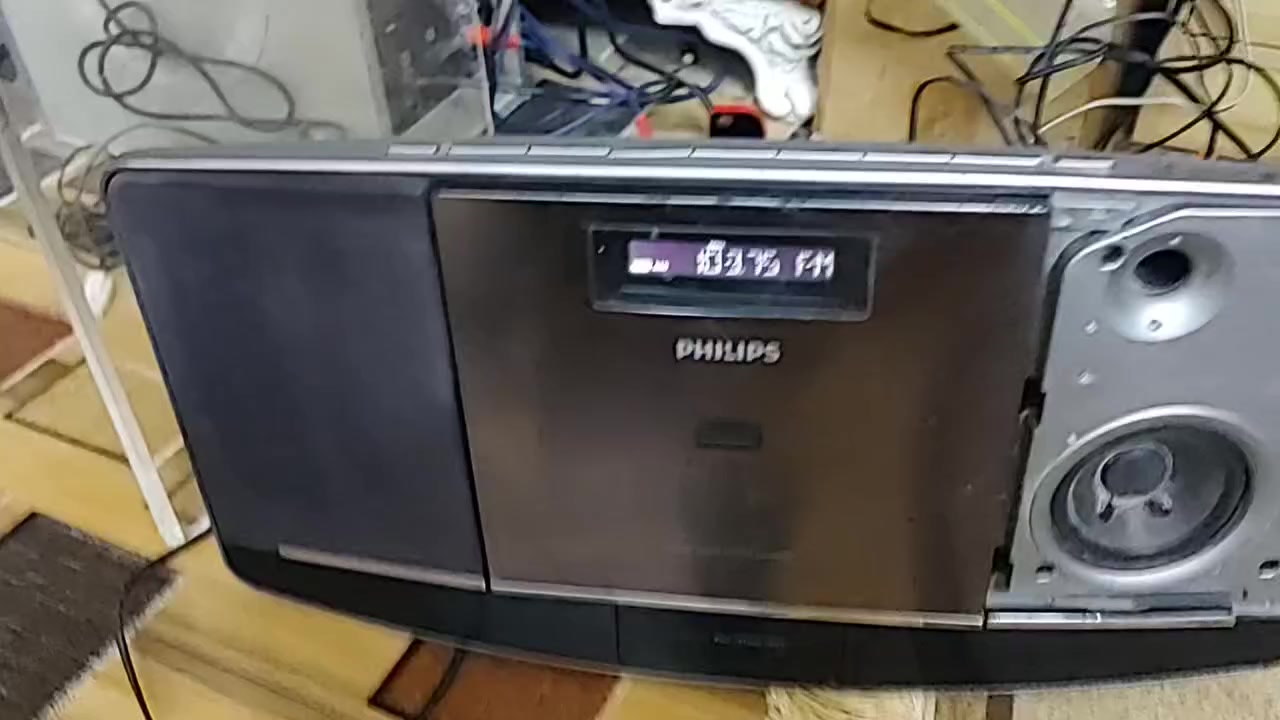 متوفر 💚
راديو FM+ ام بي ثري + سيدي Phlips
صوت واضح جدا ،، 
السعر ١٨ الف مع التوصيل


**إذا كنت صاحب هذا الإعلان وتريد حذفه لأي سبب، رجاءا أرسل رسالة إلى الدعم الفني**