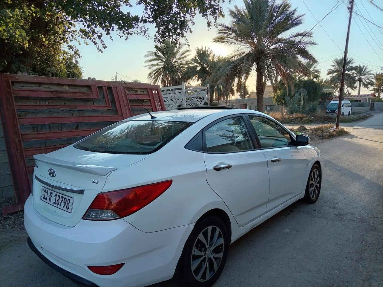 اكسنت خليجي موديل 2014 ماشية/ 141
السيارة بيها قطعتين اثر شخط بدون دواخل مكفولة من الدواخل
السيارة محرك 1600 كير تبريد مكفولات 
ما بيها  اي نقص 
تخم تاير وصدر امامي خلفي جديد 
بأسمي السيارة /عنواني بغداد 
السعر 96 وبيها مجال 
للأتصال ***********
