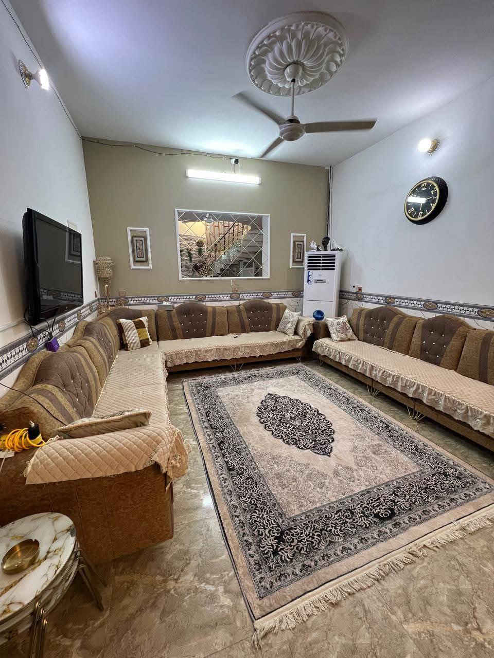 اللي يدور بيت مرتب بسعر زين… هاي فرصته 

دار للبيع – سامراء / حي الجامعة

مساحة 200 متر
واجهة 10 متر
نزال 20 متر
طابقين
4 غرف واسعة
بناء حديث وشغل مرتب 

تقسيم حلو ومساحات مريحة
موقع هادئ وقريب من مدرسة نابلس

السعر مناسب جداً قياساً بالموقع والمساحة
الجادين فقط يتواصلون خاص
_____________
لا تدع أي شخص آخر يأخذ عقارك المفضل
تواصل معنا الآن واحصل على عقارك الخاص
_____________
 اتصل الآن : ***********
_____________
ملاحظة : لدينا عقارات كثيرة في مناطق مختلفة في سامراء 
ضع إعجاب للصفحة ليصلك كل جديد
_____________
اذا عندك عقار وتريد تبيعة .. فقط راسلني واتساب 
وخلي الباقي علينا … ( ***********☎️واتساب)
