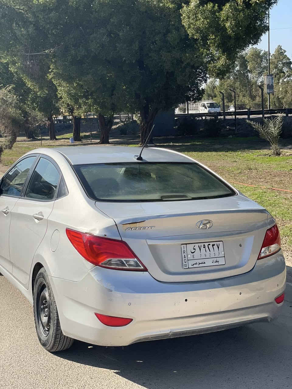 اكسنت 2016 امريكي
محرك 1600 
ماشيه 90 رقم بغداد سنوية بسمي تحويل مباشر 
كير محرك خير من الله
صدر امامي خلفي جديد
تايرات تخم جديد
دهن كير وفلتر جديد 
حادثها جاملغ ايسر فقط 
بالعراق بيها بارد قليل وطخة بالباب يعني بعض الملاحظات 
السعر 88 وبيها مجال 
مكاني بغداد الدورة
***********
