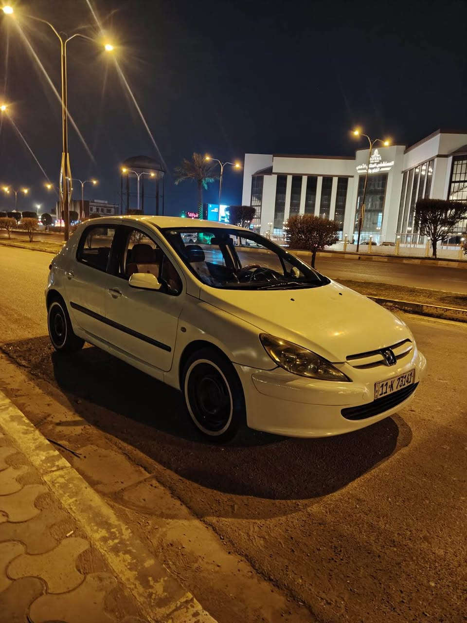 بيجو 307 فرنسي موديل 2005 محرك 1600، رقم بغداد باسمي 
غرفتها من جوه نظيفه حيل تبريد شغال سياره خير من الله جاهزه من كلشي للاستفسار مراسله او الاتصال ع الرقم *********** واتس الفلوجة, الأنبار
