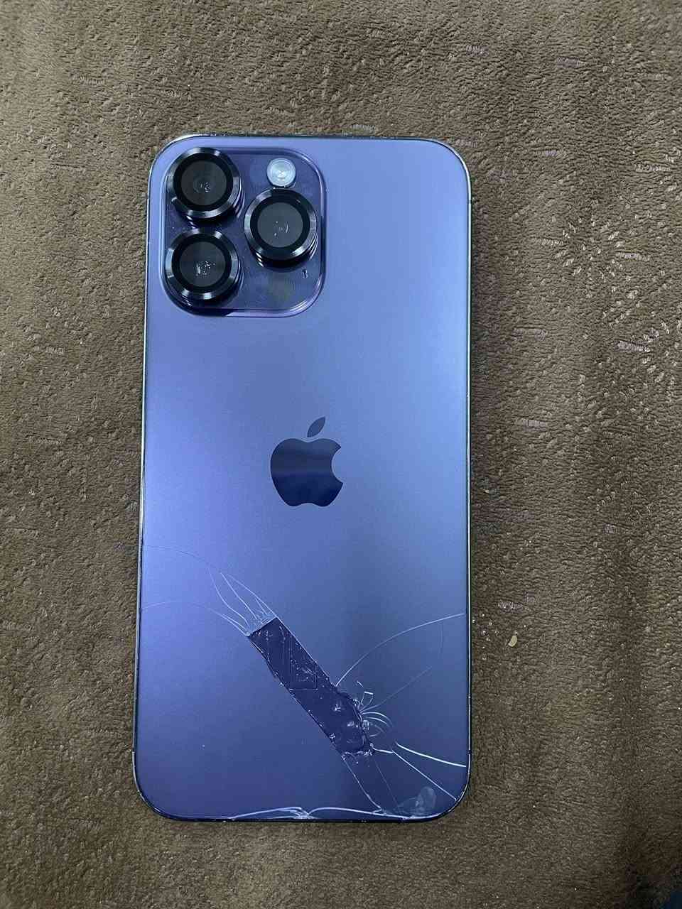 للبيع
ايفون 14 برو ماكس
ذاكره 128 دبل سيم 
بطارية79 اصلية
مبدل شاشة نوعية جيده 
فيس ايدي شغال وبيه فطر 
بسيط بالضهر
السعر 500 وبيه مجال للتواصل
***********
***********
