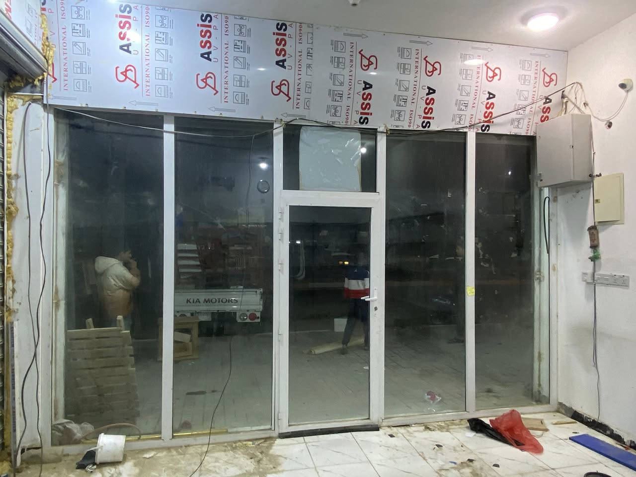 سلام عليكم.                                                                        جام خانه نضيف ما مستعمل هواي اقل السنه تفصال اصلي وجدبد لاستفسار الاتصال بالرقم‭٠٧٨٠٣٦٨ ٣٢٧٤‬
+رفرف حديد نضافه فول  هم ستعمال قليل موجودات بصوره
