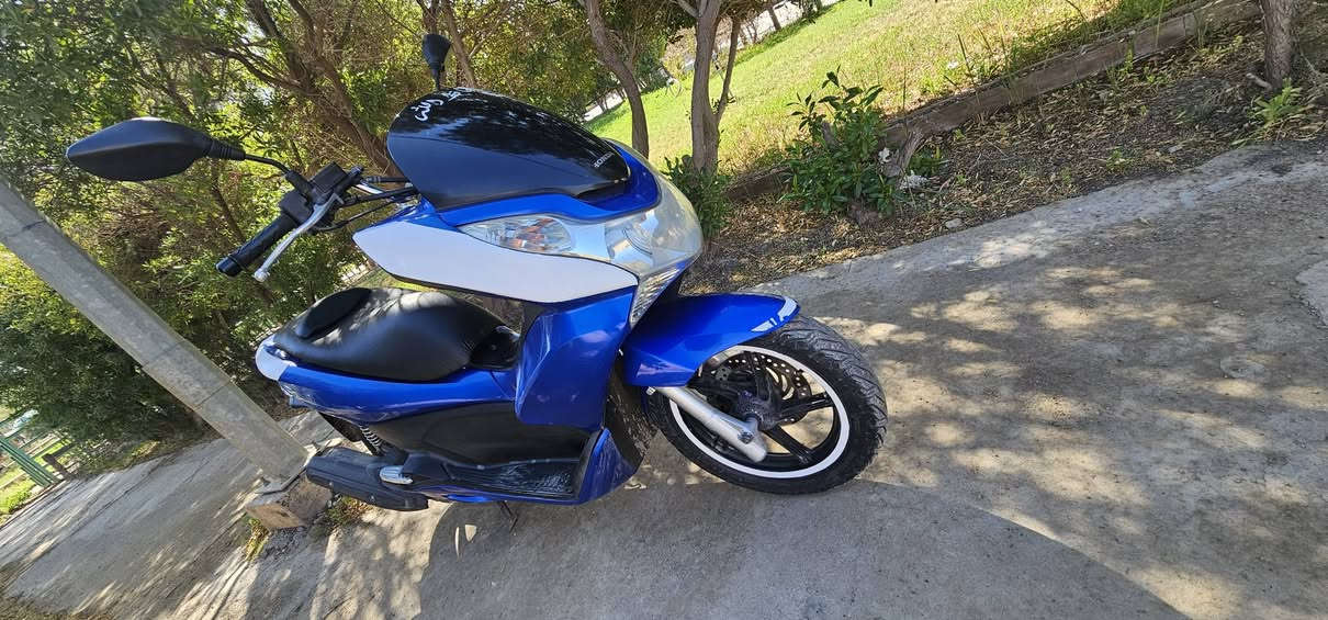 السلام عليكم عندي جيل اول ياباني pcx نضيفه كلش مكاني ديالى بعقوبة اتصل وتدلل ***********
