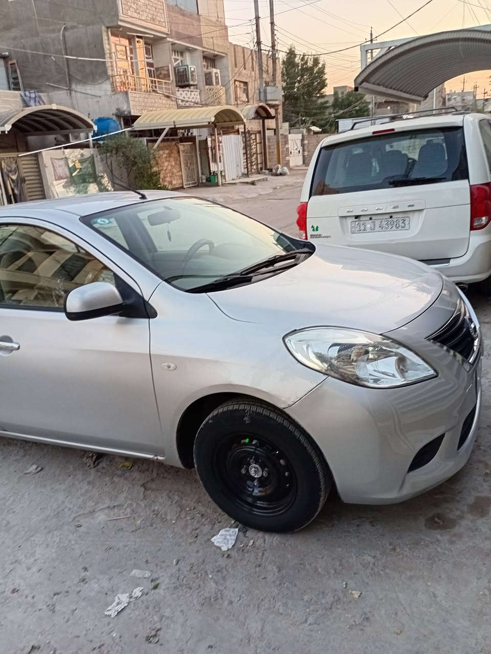 نيسان سني مديل ١٢ هندي سياره كفاله من كير مكينة مكفول صدر جديد تبريد ثلج سياره بسمي سياره بيها صبغ قطعتين ومباوك قطعتين مكنه الشعب السعر ٨٠ للاستفسار***********
