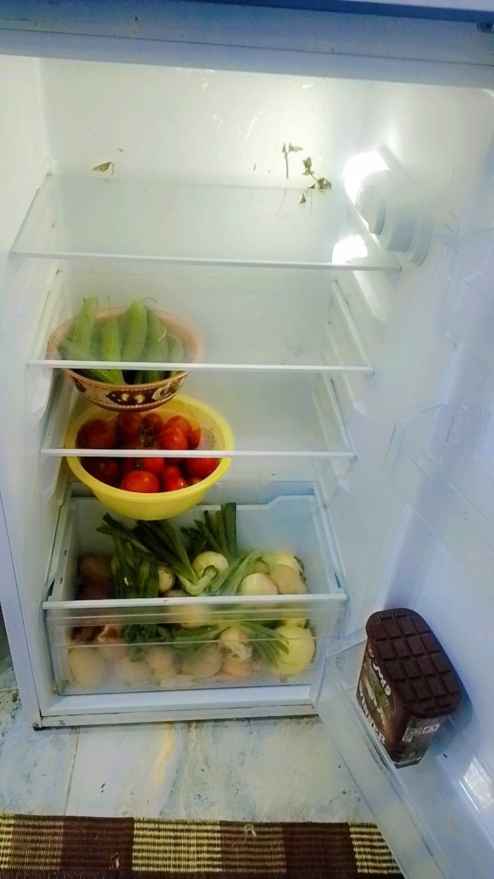 سلام عليكم ثلاجه للبيع نضيفه استعمال قليل مكان كوت زين القوس سعر120 بيها مجال قليل مستعجله كلش *********** متواجده بالفيس واتساب هم
