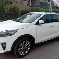 سورنتو ٢٠١٨ بلاد  للبيع  خليجي  مكفول منل دعامميه للدعاميه بس بيهه صبغ...