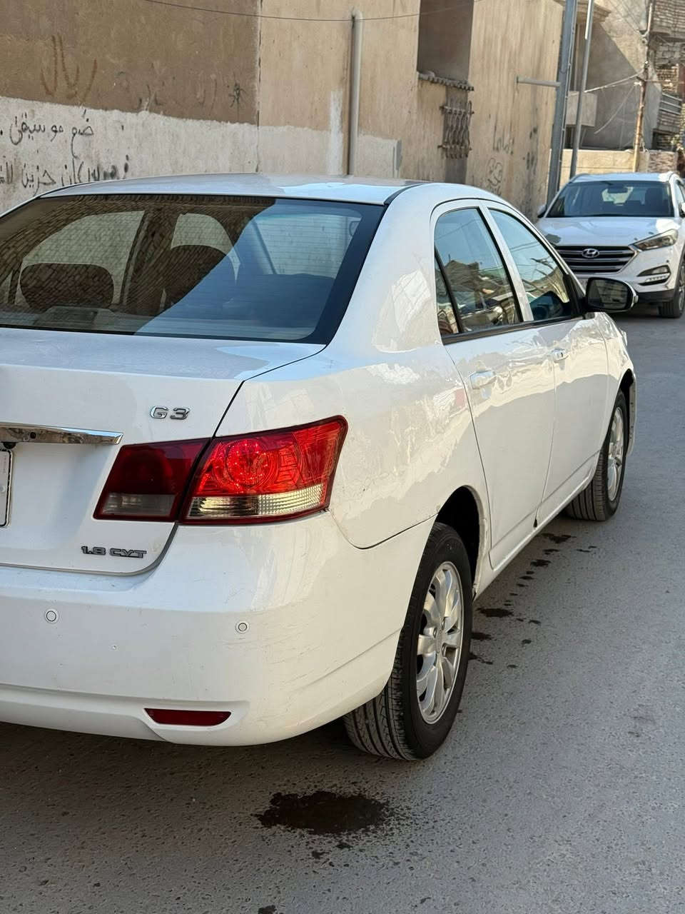 للبيع BYD (G3) موديل 2013
السيارة بيها باب خلف السائق مبدل اصلي من الشركة
وبيها بارد بالجاملغ الخلفي  والدعامية الامامية مصبوغة
المحرك مفتوح ادامة والكير كذالك 
بس بي عتة ومامسويها
السيارة فتحة شاشة اندرويد اصلية سعرها 150$ كاميرا
فتحة دوشمة جديدة 
منظومة زنون كاملة سعرها 200$ 
صدر خلفي امامي كلة جديد 
تخم تايرات جديد رقم بغداد 
هزة جديدة صارلها 3 اشهر 
سنوية جديدة لسنة 2031 
السيارة حلوة وخير من الله 
((((السعر 50))))
 مكاني بغداد البلديات
***********
