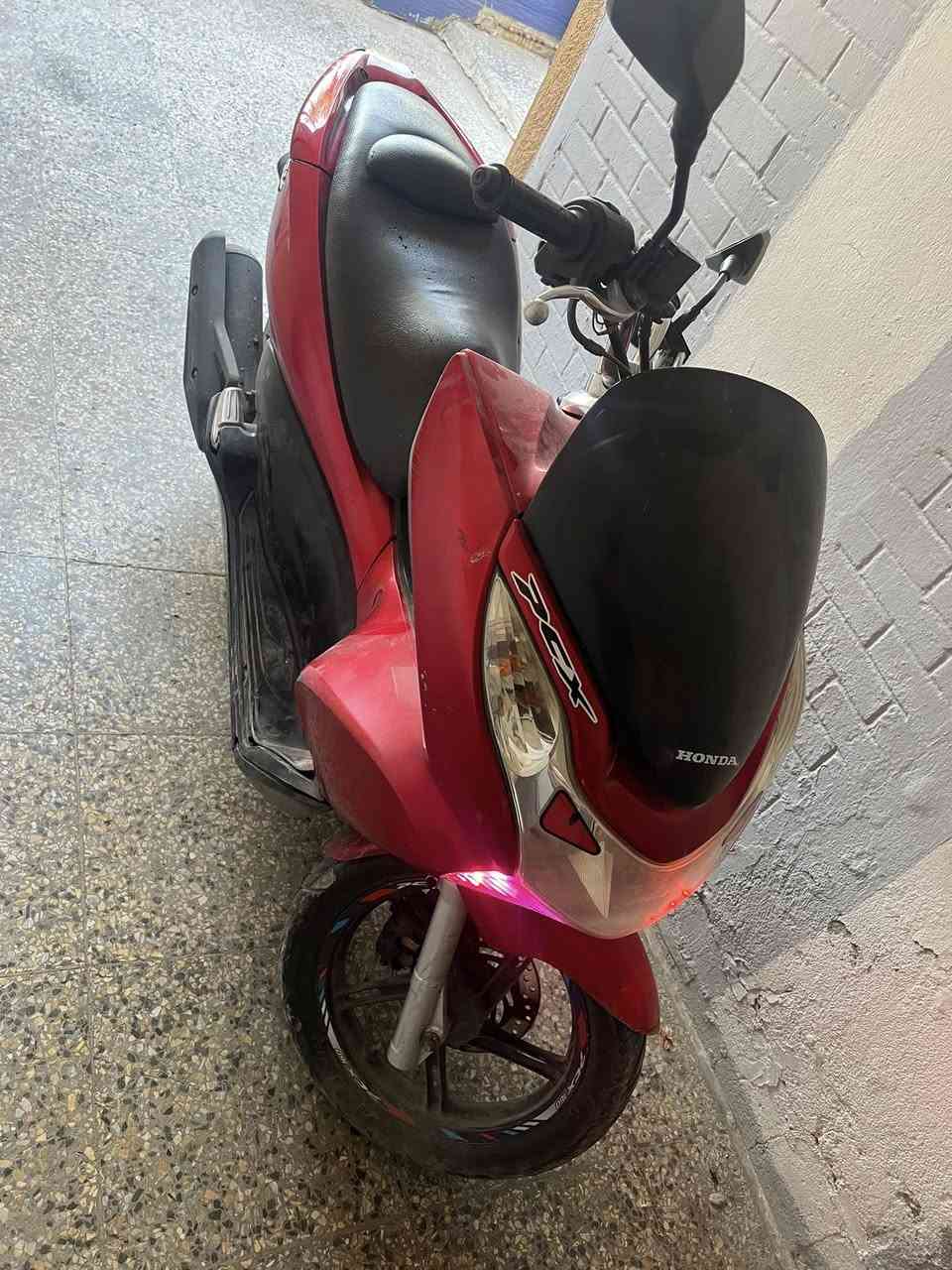 دراجه للبيع جيل الأول يابني مكفولة عامه السعر 800 وبيه مجال …‭0770 259 8982‬
