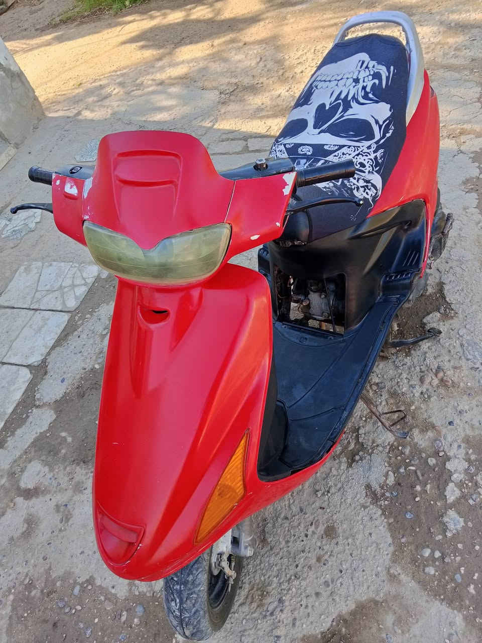 للبيع دراجه فراشه چانت متروكه بس شغاله مابيه شي السعر 250الف وبيه مجال بسيط مكاني طريق كربلاء نجف عمود 250.رقمي:***********
