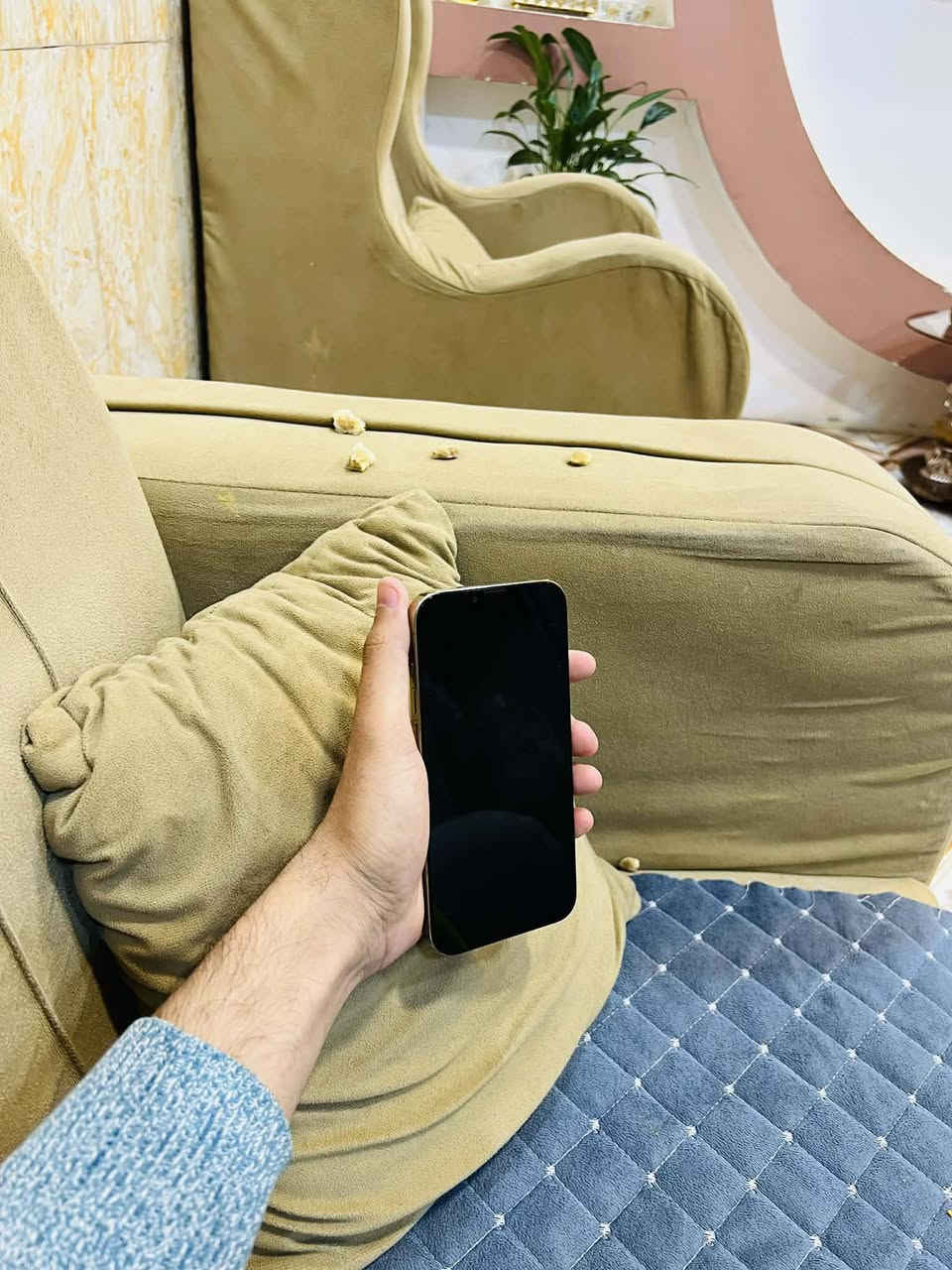 ايفون 13 برو ماكس بدل شاشه وبطاريه متوسطات باقي كفاله ذاكره 256 عربي شرق اوسط ثلاث ايات كرتونه موجود السعر 375 شراي اتصل***********
