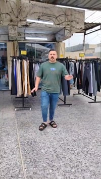 الشرطة الرابعة • قرب مجمع النبأ • ملابس