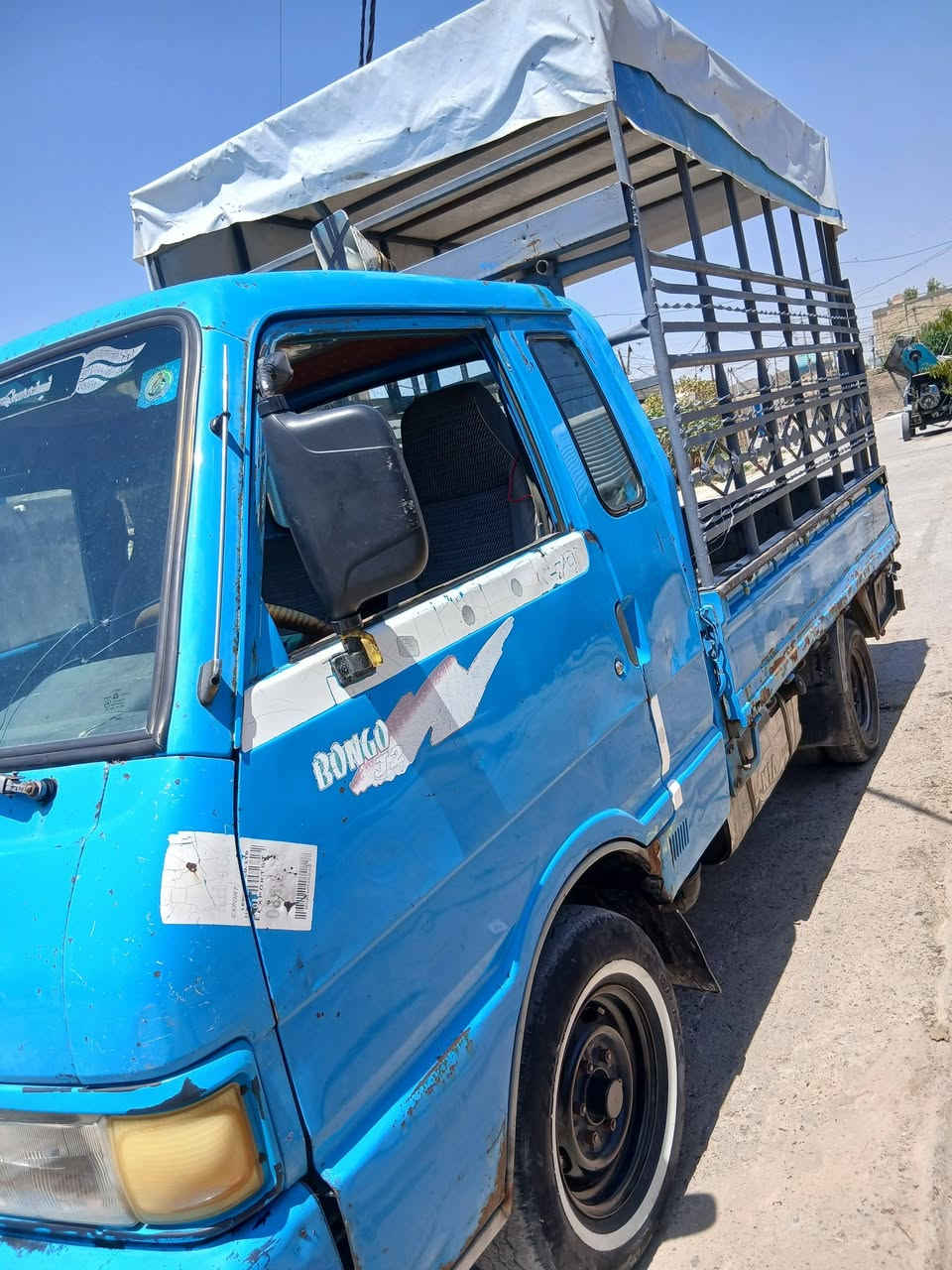 السلام عليكم
كيا بنكو 95
رقم شاصي مكفول تحويل مباشر سنويه لغاية2028 رقم بغداد 
بيه مكينه 3000وكير فحل  مكفول اكسن وشاصي وبوار ستيران 

مكان بغداد المعامل  رقم  ،*********** سعر 55 وبيه مجال
