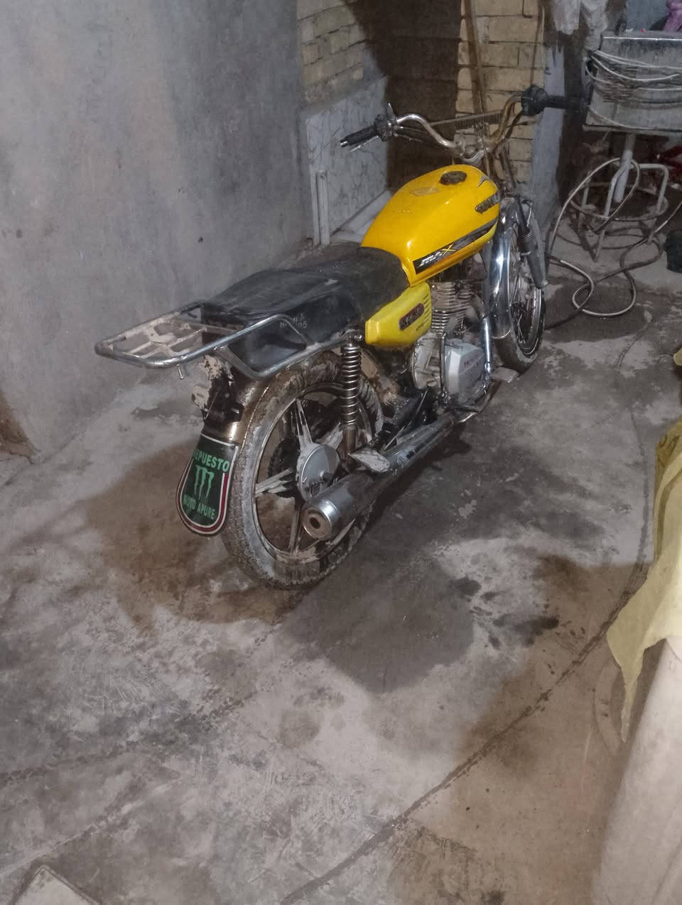 السلام عليكم شباب دراجه ايراني البيع كامله مابيه شي نقص دراجه خير من الله بكان بغداد  جسر اديالى الجديد الكرغوليى ***********شراي يخابر ويدلل السعر 350مابيه اوراق اكفلك سرقه عشاهر
