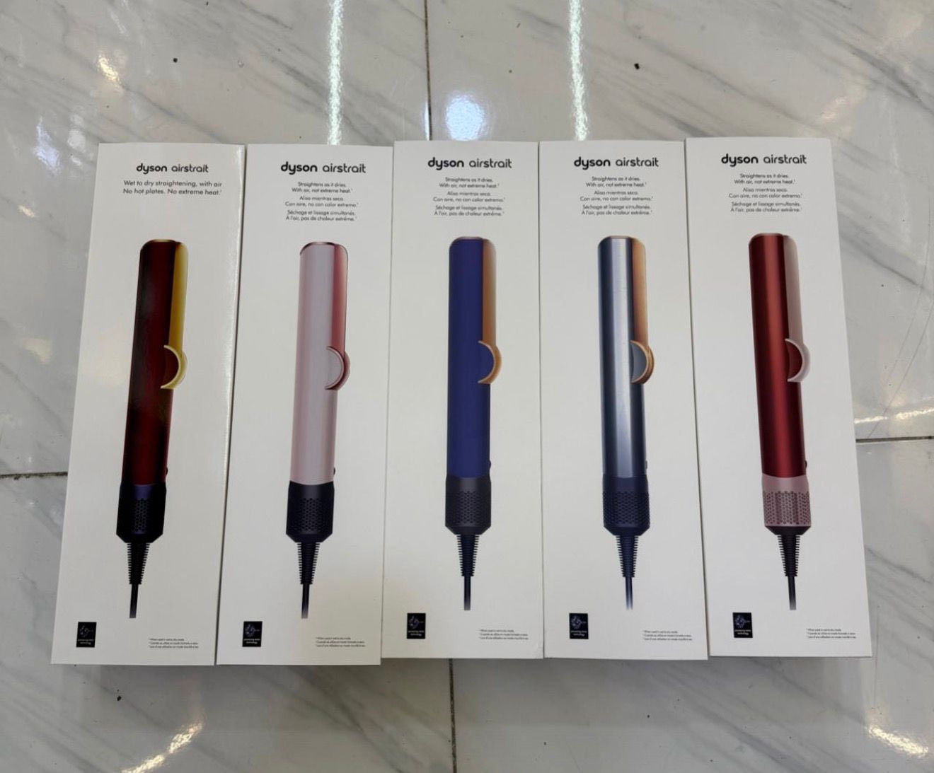 سشوار دايسون كواندا x2
مروحة دايسون 
سشوار دايسون i.d. بلوتوث ايرراب 
مجفف ومسرح دايسون ايرستريت
مجفف الشعر دايسون سوبرسونيك
***********
