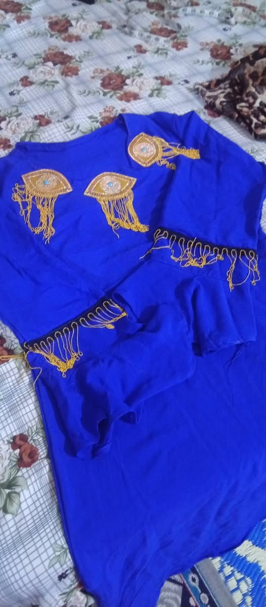 مساء الخير خياطه الزهور للنزلات. وجميع الملابس النسائيه ولاطفال   وتلبيس كراسي وتجهيز مطبخ كامل غسالات ثلاجه براد وقماش لاصلي اي نوعيه تردينه والقماش مشجر وساده التحب تحجز تدخلي خاص ادز مديلات وقماشات تخفيظات للعيد نزله عله 18هيه  والي 7قطع تجي ب27 وتوصيل. اما الملابس كل مديل وسعره قماش وخياط مني تجيكم جاهزه توصيل متوفر. للحجز ***********
