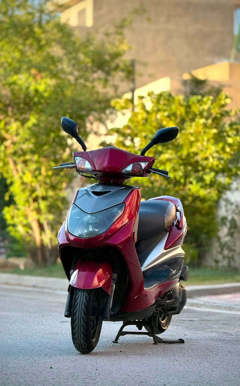 سكنس فحل نوزل خطين ام الطلاعات فئة الكولد دراجة جانت متروكة وستخدام كلش قليل ماشية 23 الف كلهة بلادية ختم واحد من الطول لطول ومكفولة من كلشي اوراقها كاملة ابيعلك اباب البيت دراجة جديدة ومنقصهة ايشي وكو فديو مصور الدراجة كاملة من التشغيلة وداير مداير ومن جوة ومن فوك وكلشي الي يحب ادزة الة واتساب ويدلل السعر 800 وبيهة مجال مكاني بغداد البياع ***********
